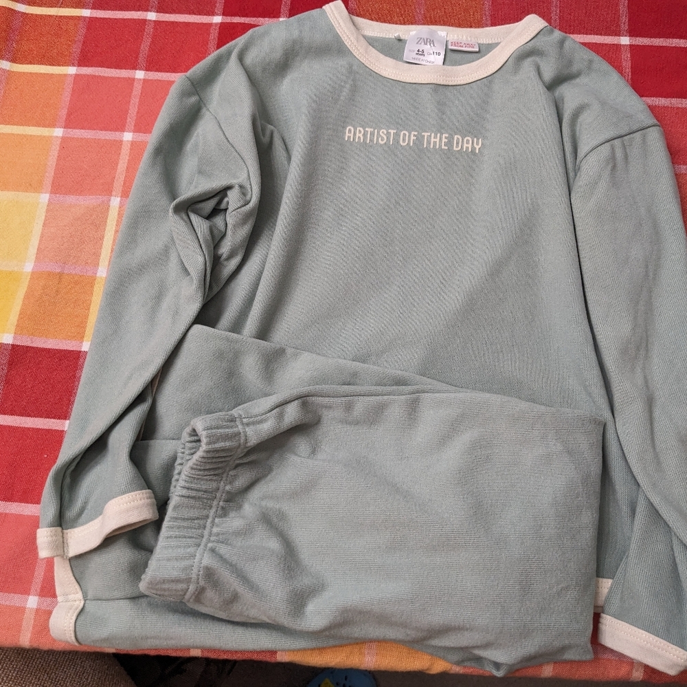 Zara Soft Green Lounge Set with White Trim Size 4-5